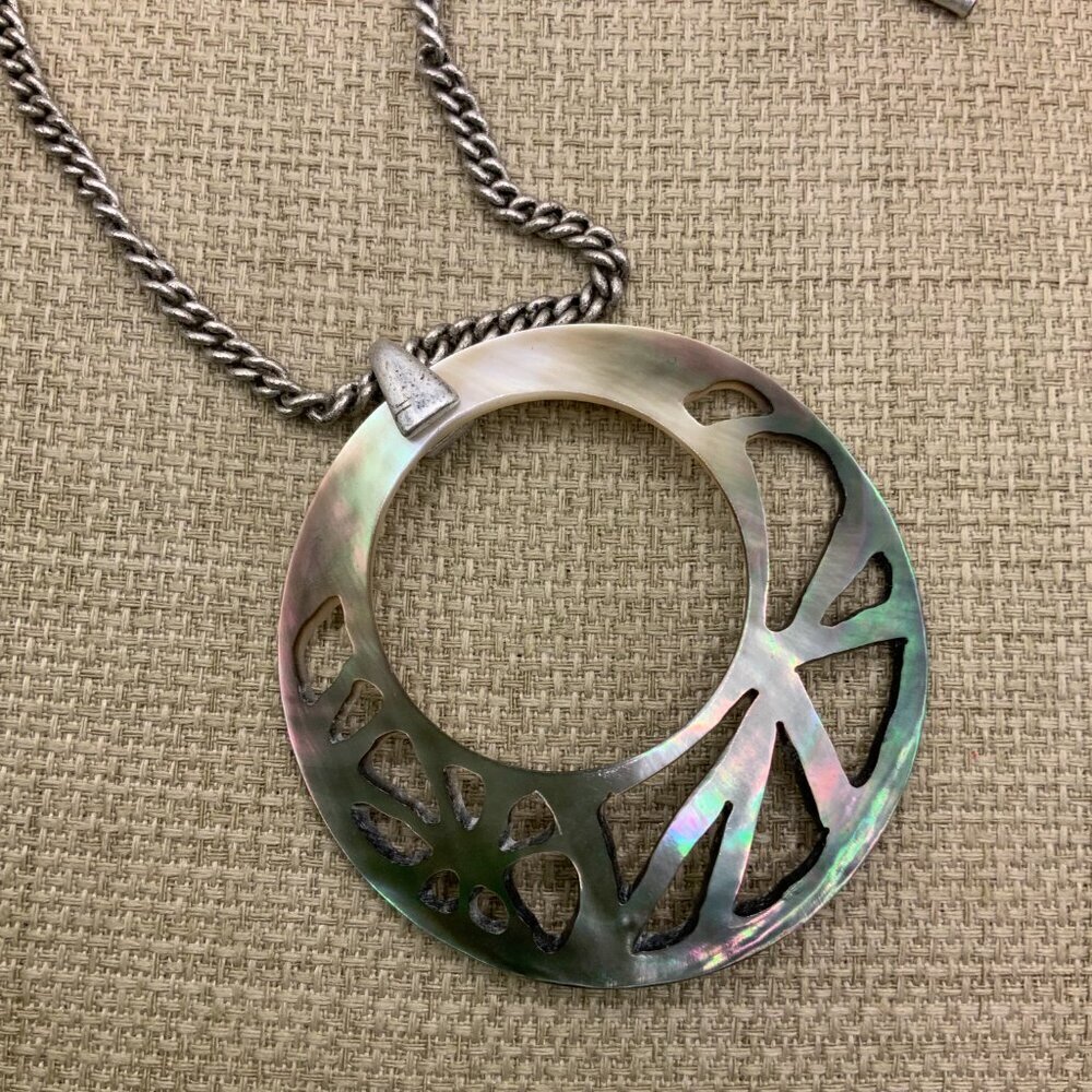 Kenneth Cole Circle Mother of Pearl Pendant Silver Tone Chain Necklace